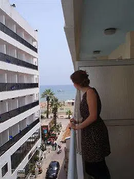 Palm Sea Beach Holiday Suites And Апартаменты Ларнака